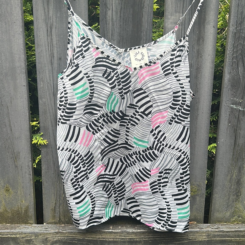 Lily Sidonio Tank Top - Picture 3 of 10